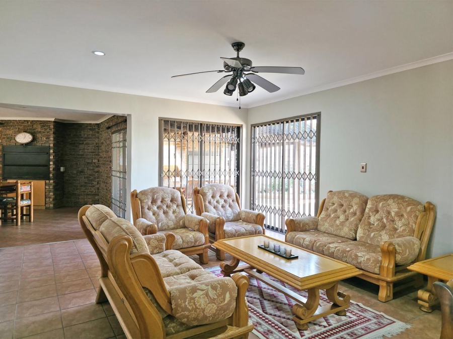 3 Bedroom Property for Sale in Kleinbosch Western Cape